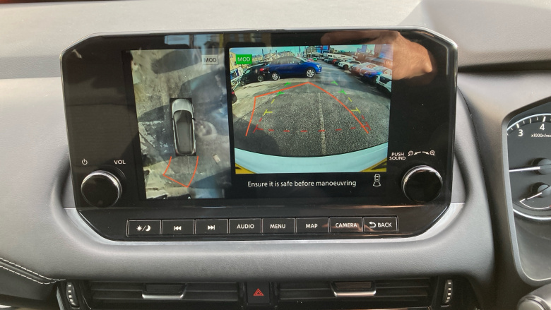 Nissan Qashqai 1.3 DiG-T MH N-Connecta 5dr Petrol Hatchback